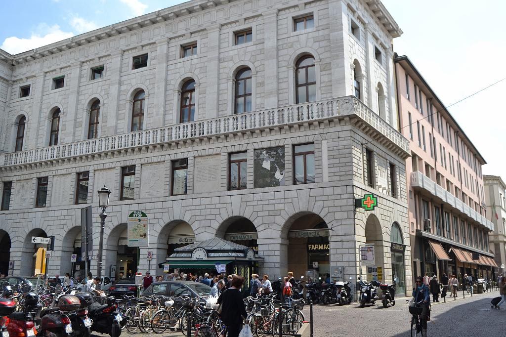 DSC_0089_Palazzo Moroni is een van de meest opmerkelijke voorbeelden van de stijl in de Veneto streek. Het is volledig gerenoveerd..JPG